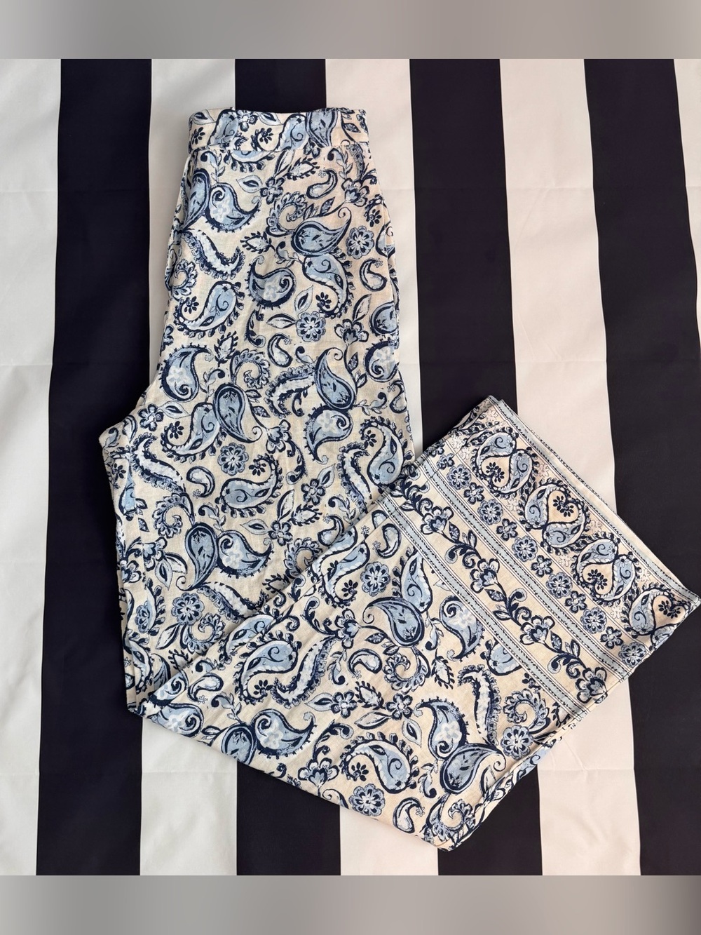 Zara Cream and Blue Paisley Wide-Leg Pants
